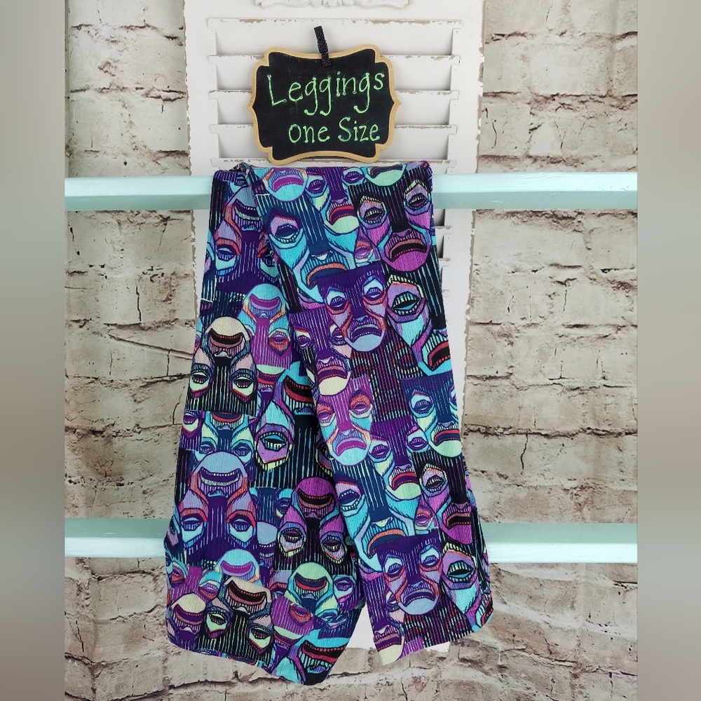 Snow White Magic Mirror Leggings